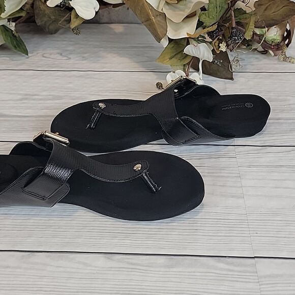 Giani Bernini Rivver t-strap thong sandals in black Women's Size 8.5 - Picture 3 of 10